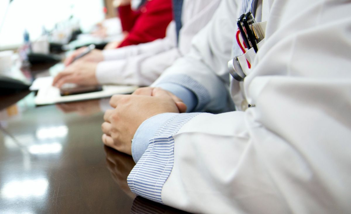 What do doctors think of the Skinive MD app? Survey of the first users.